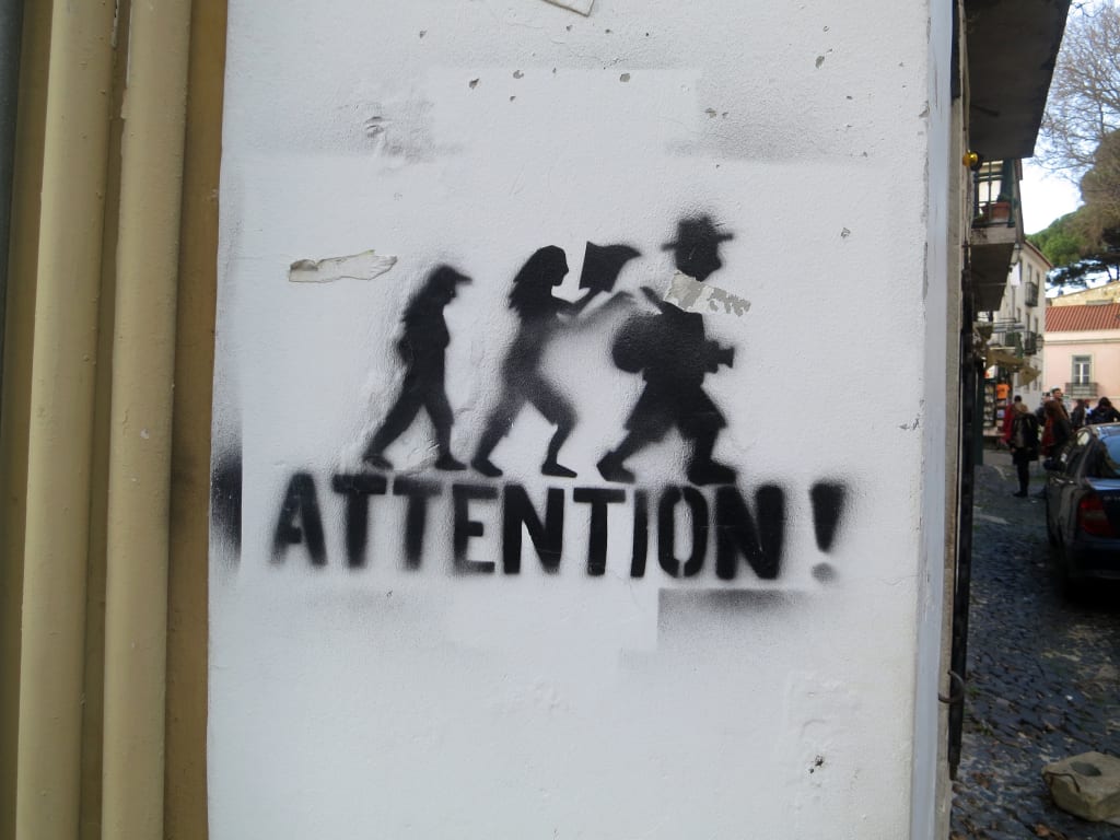 Pickpocket sign Lisbon